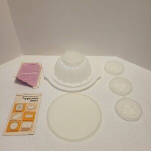 Tupperware Vintage Jel-N-Serve food mold set w/ 4 tops